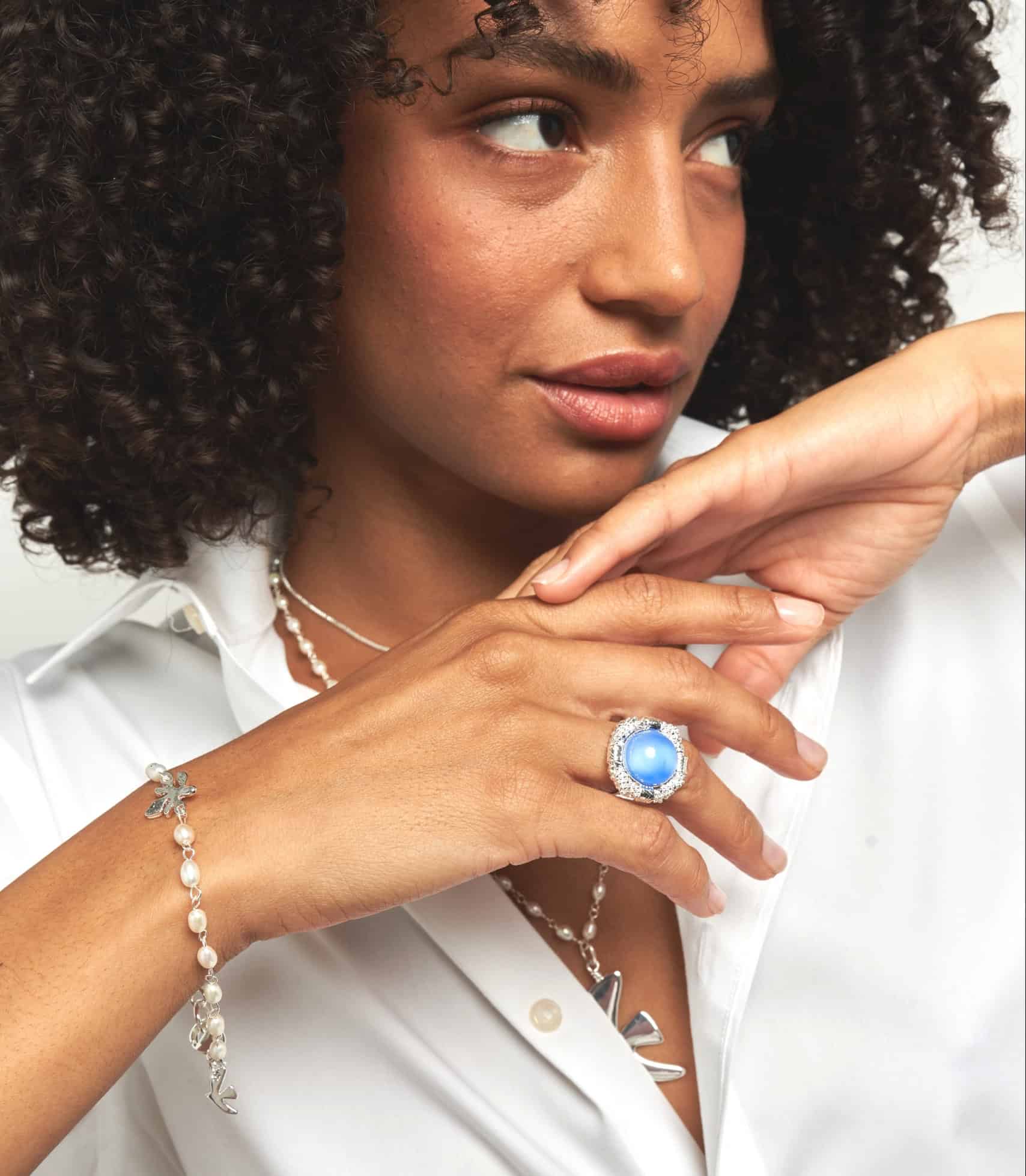 Photo portée Bague Argenté L'heure Dorée