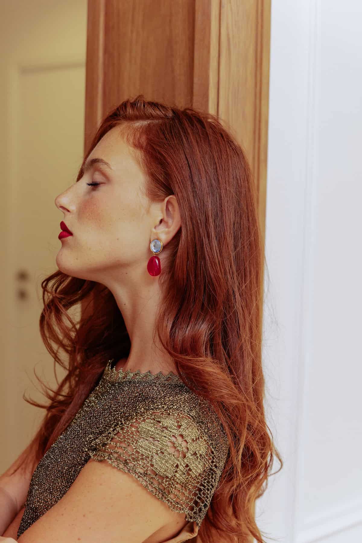 Photo portée Boucles D'oreilles Clips Doré Cabaret