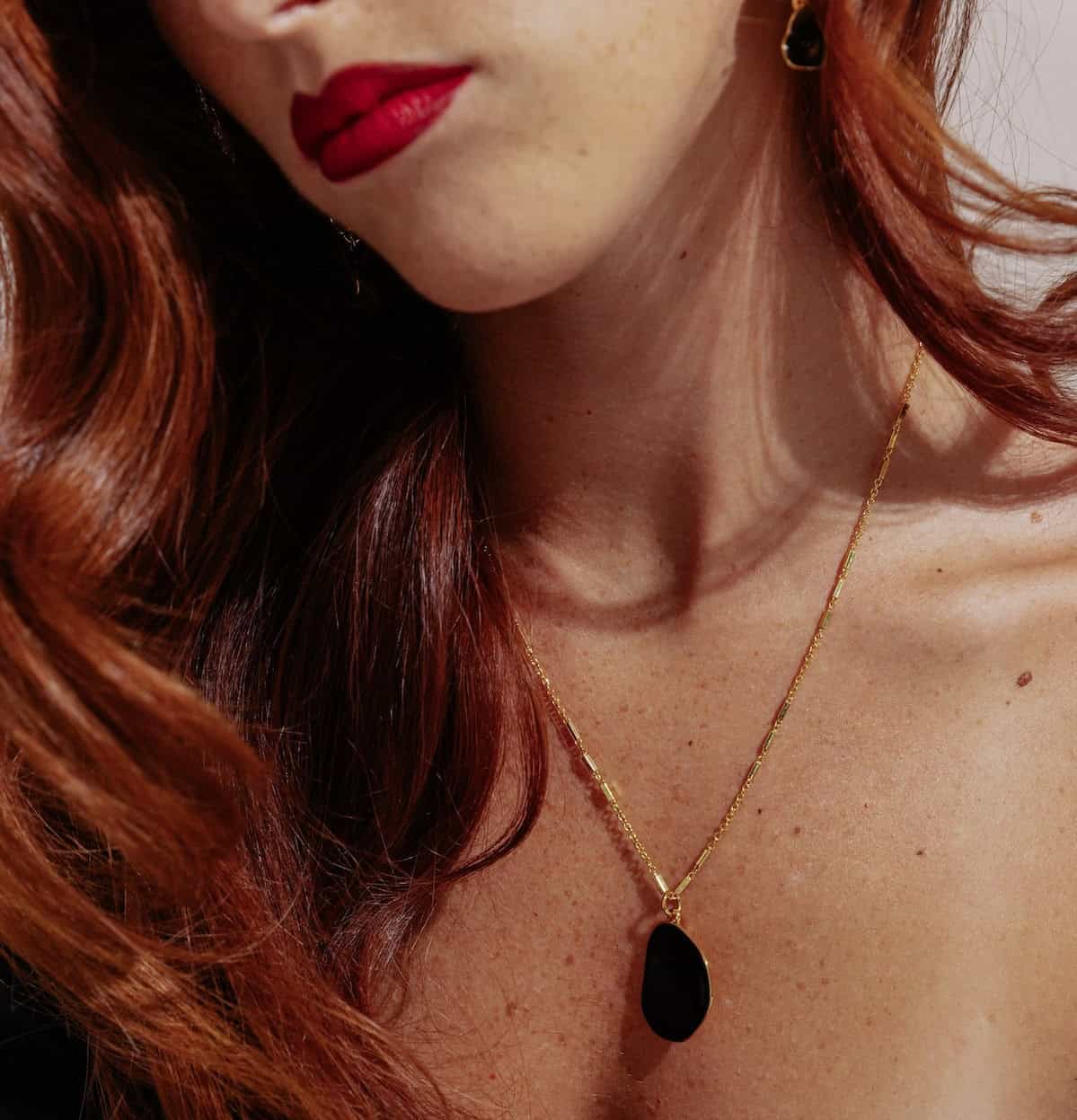 Photo portée Premier Rendez-vous Gold Necklace