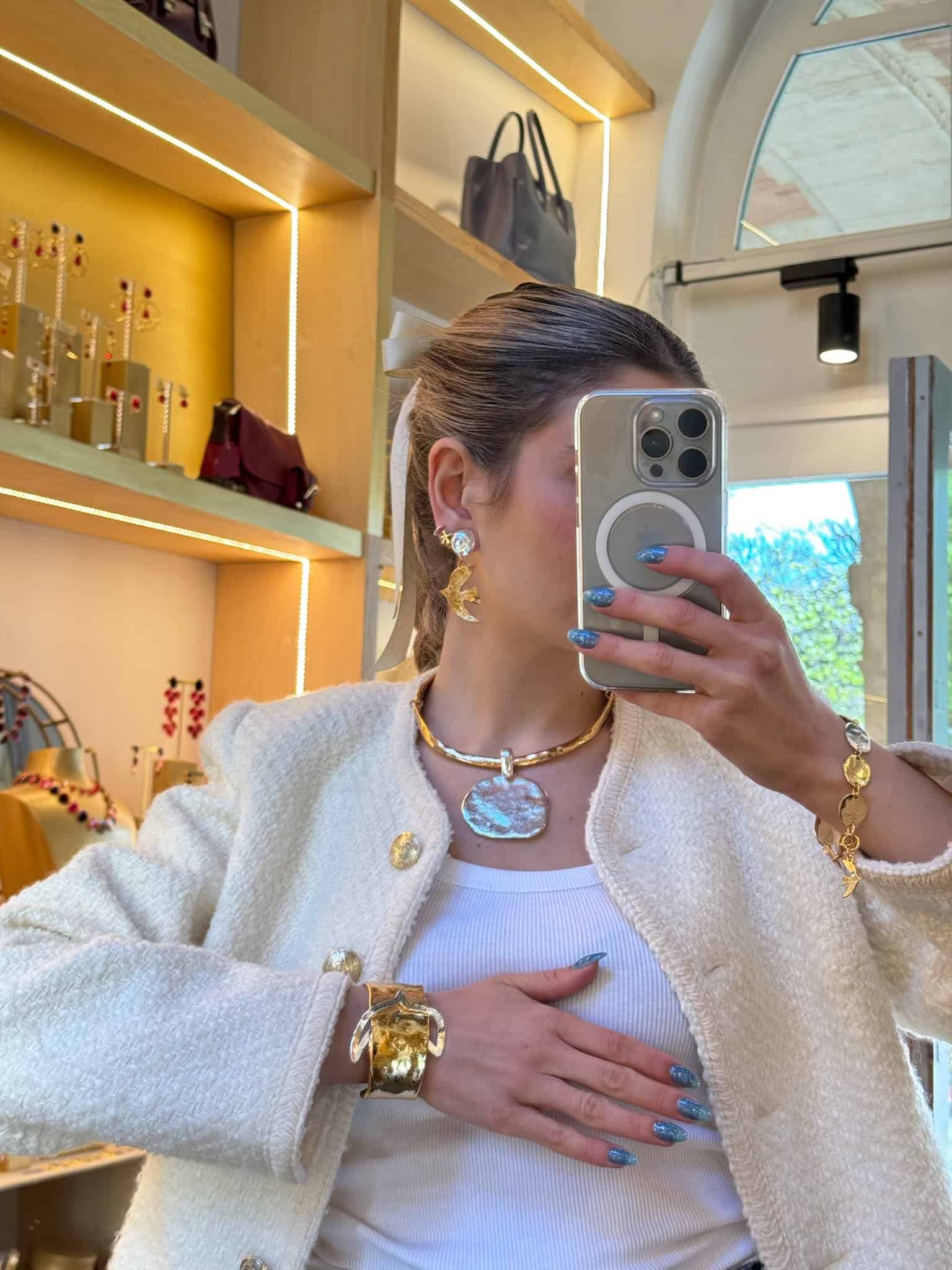 Photo portée Collier  Doré Argenté Mille Et Une Nuit