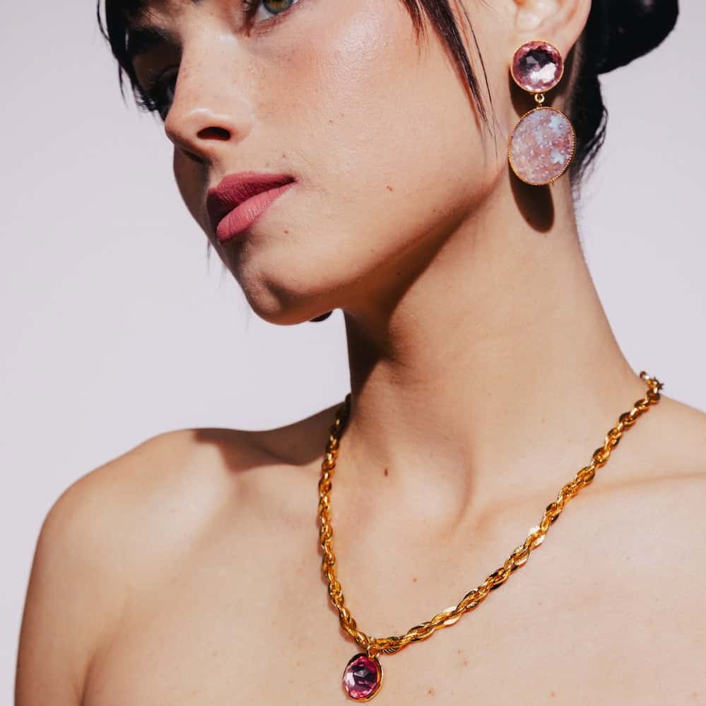 Photo portée Collier Doré Sofia