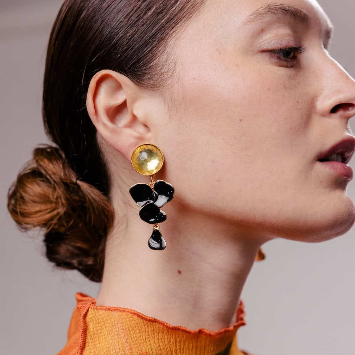 Photo portée Clip Earrings First Appointment
