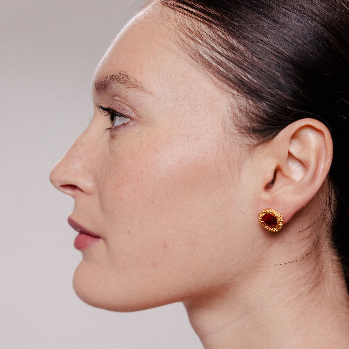 Photo portée Pierced Earrings L'heure Dorée