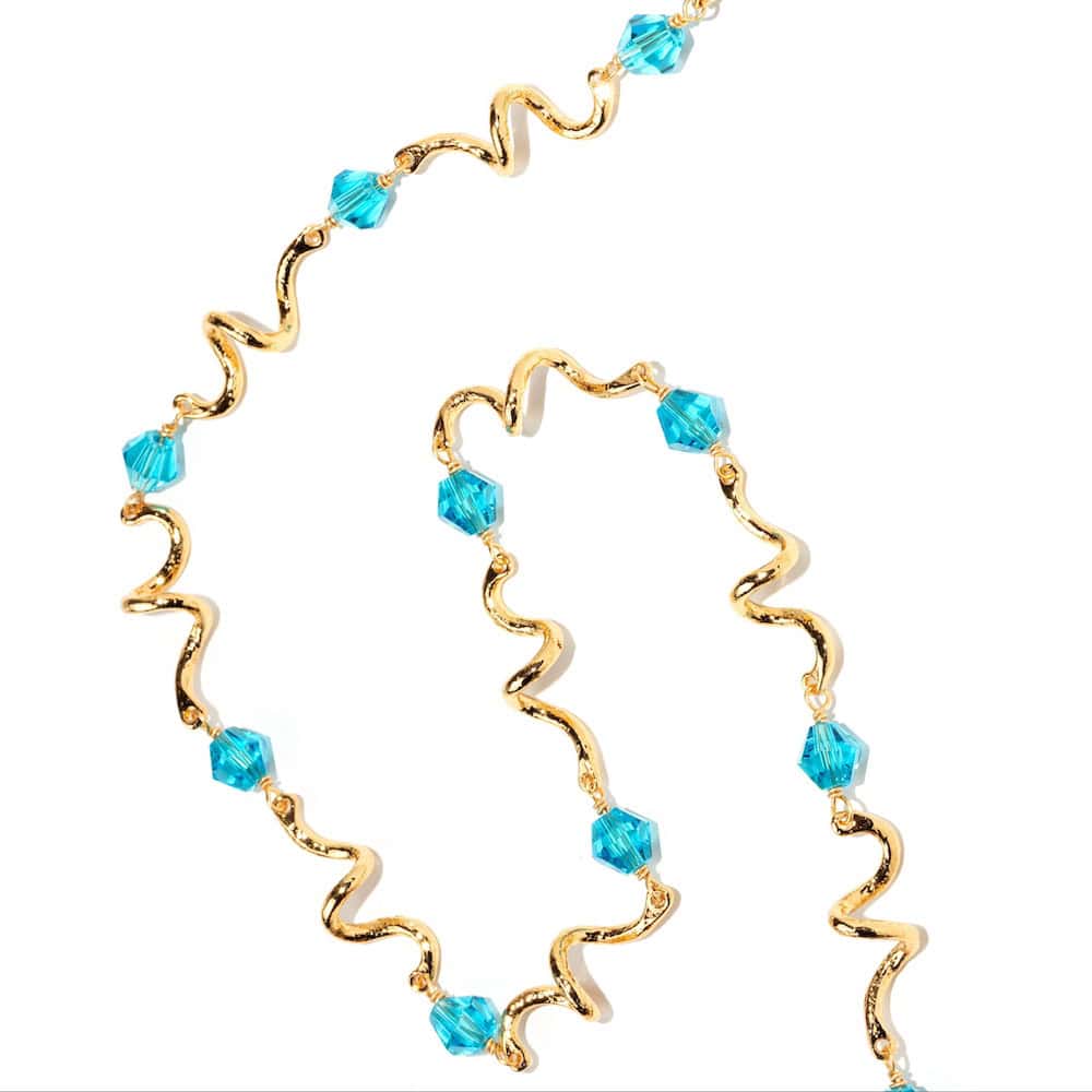 Photo portée Collier  Doré Arabesque