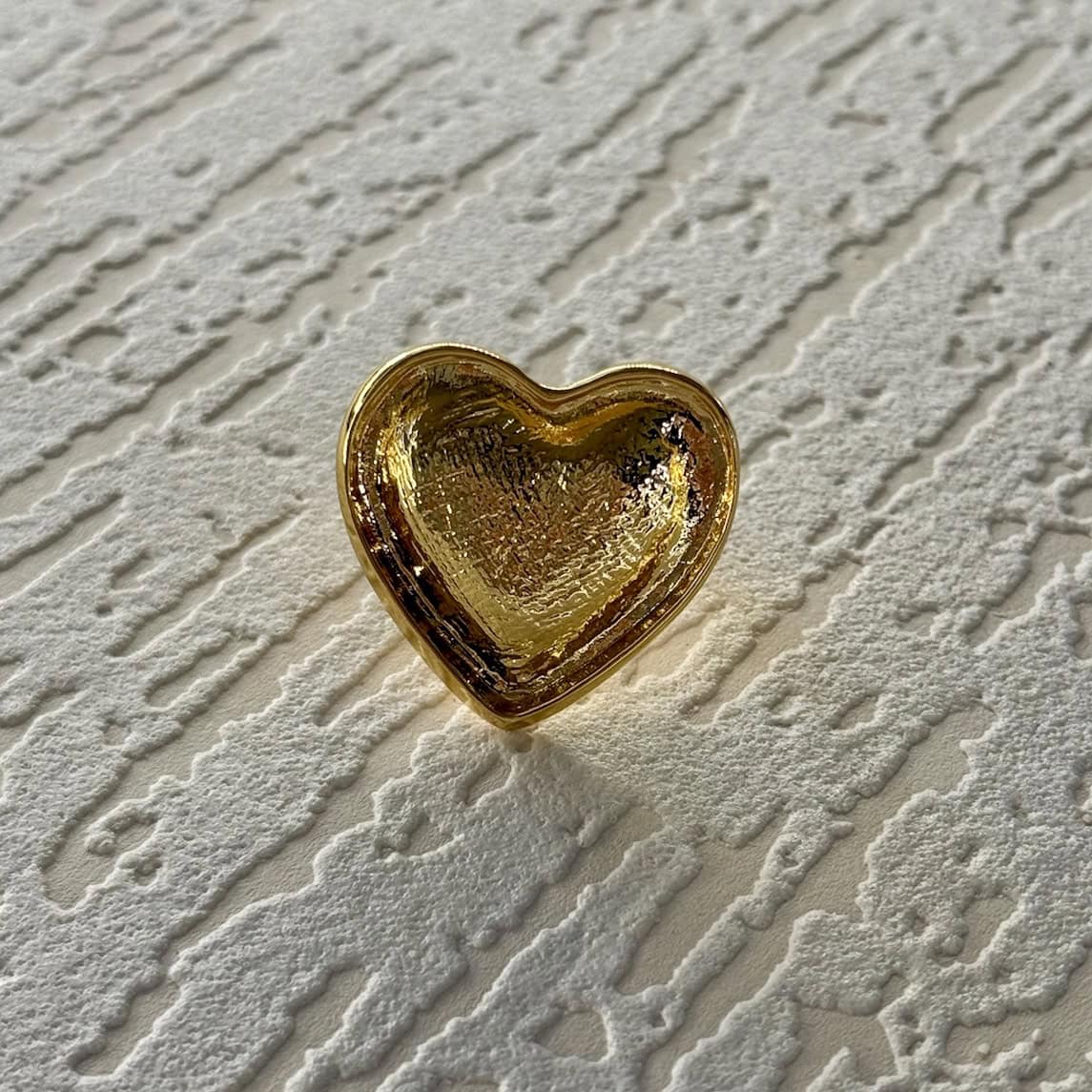 Photo portée Bague Premier Rendez-vous