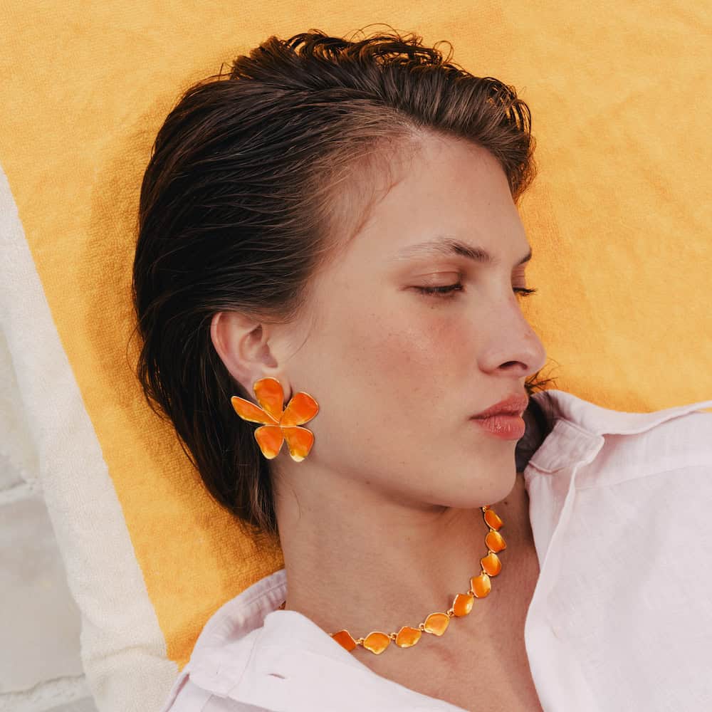 Photo portée Boucles D’oreilles Clip Doré Premier Rendez-vous