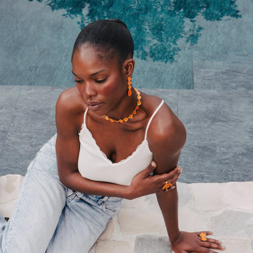 Photo portée Boucles D'oreilles Percée Doré Premier Rendez-vous