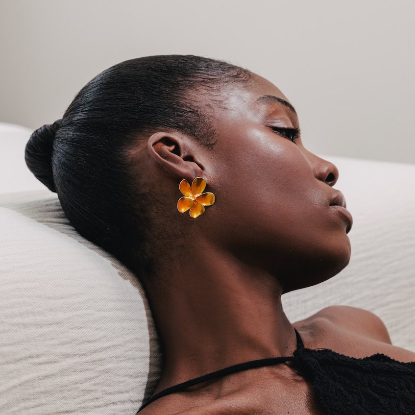 Photo portée Boucles D’oreilles Percée Doré 41 Premier Rendez-vous