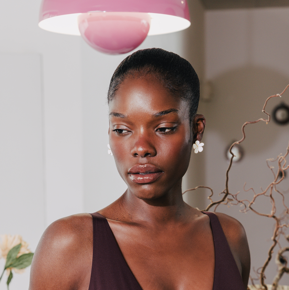 Photo portée Boucles D’oreilles Percée Doré Premier Rendez-vous