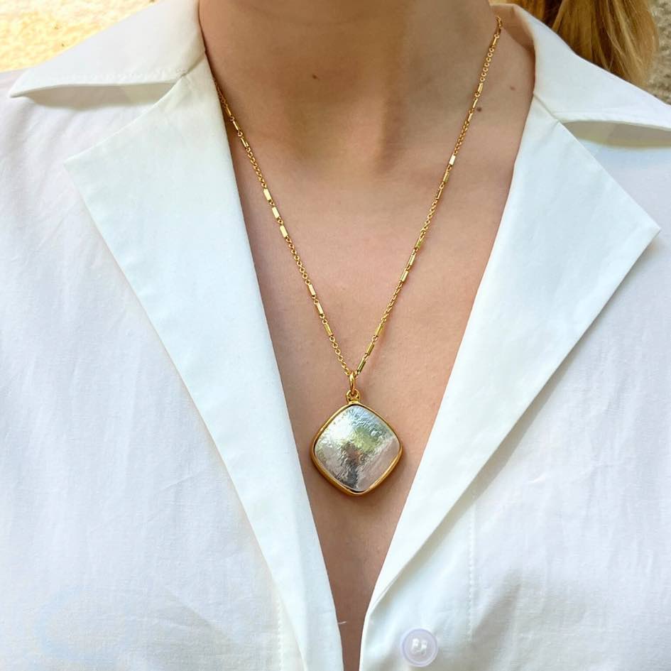Photo portée Pendentif Doré L'amoroso