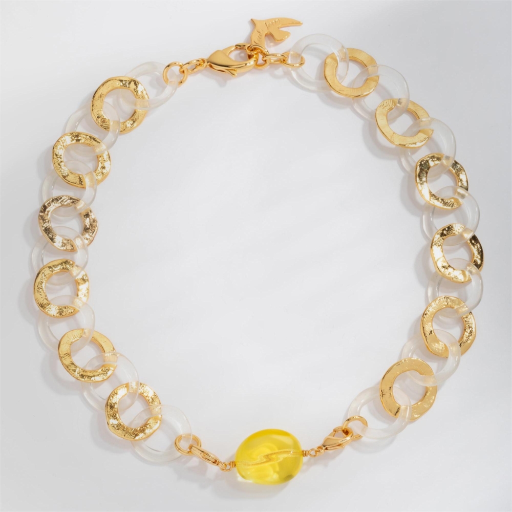 Photo portée Collier Doré 