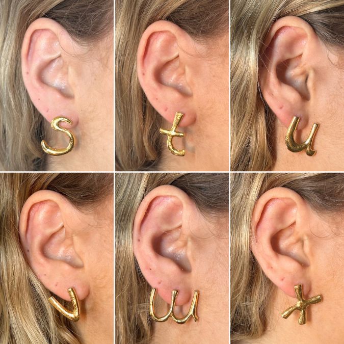 Photo portée Boucles D'oreilles L'alphabet