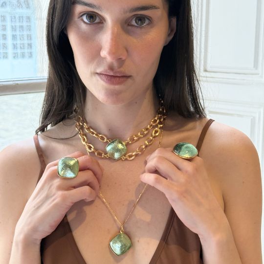 Photo portée Collier Doré L'amoroso
