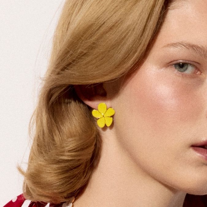 Photo portée Boucles D’oreilles Percée Doré 41 Premier Rendez-vous