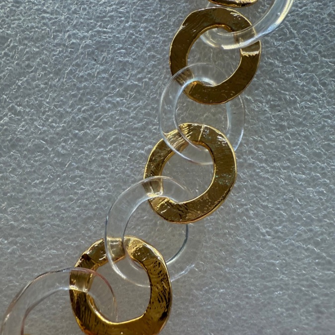 Photo portée Collier Doré 