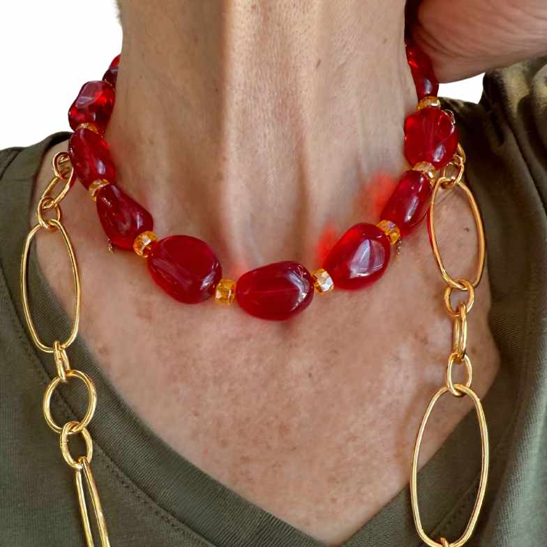 Photo portée Collier Balade Rouge