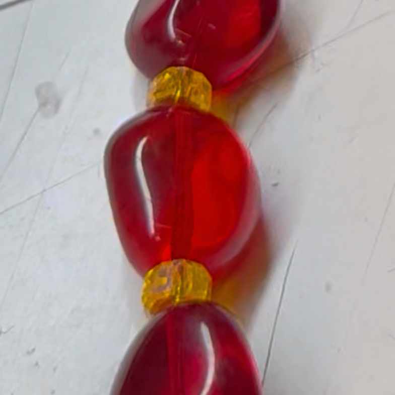 Photo portée Collier Balade Rouge